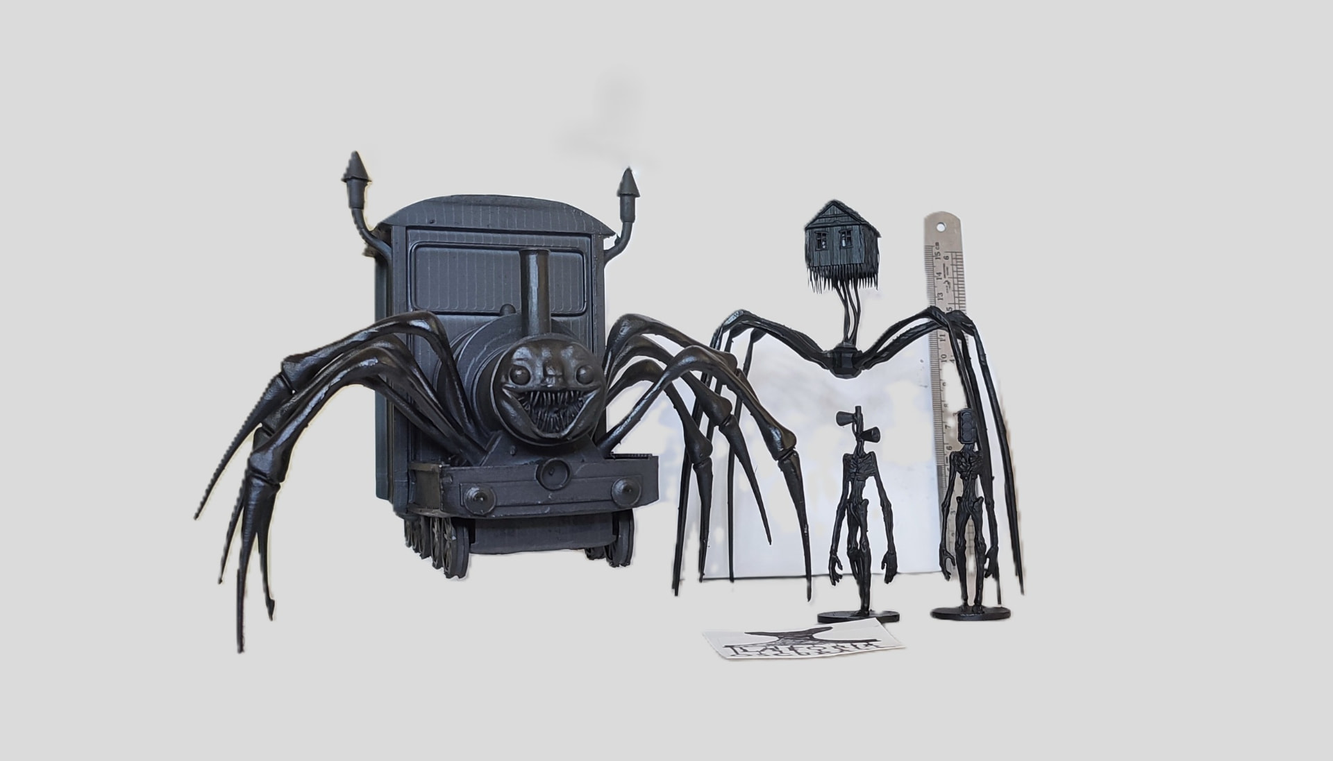 Proyecto especial de figuras y locomotora con patas